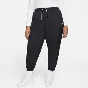 Roomy and relaxed, the Nike Sportswear Oversized Woven Joggers 1X